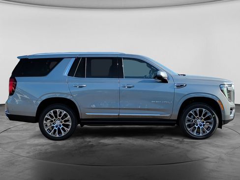 New 2026 GMC Yukon Denali w/ Denali Reserve Package AWD/4WD image 10