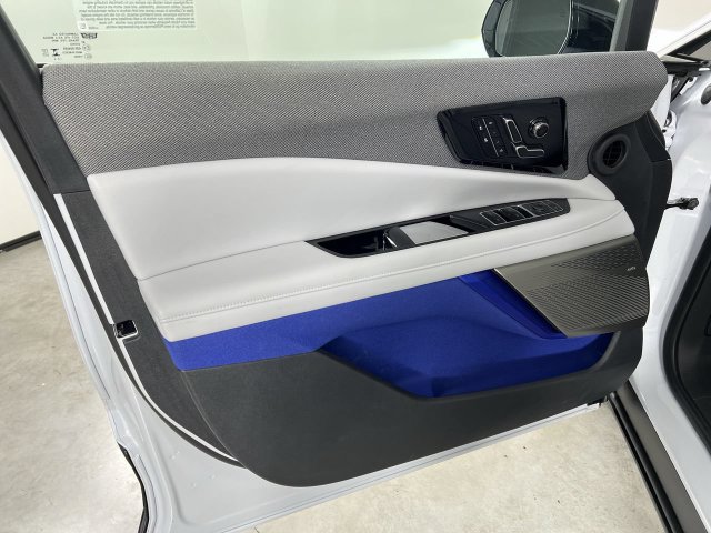 Used 2027 Cadillac Optiq Luxury RWD image 22