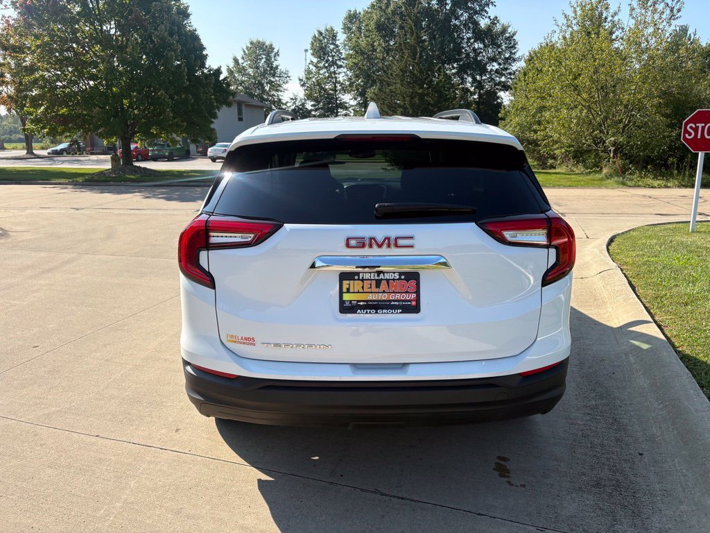 Used 2023 GMC Terrain SLE w/ Driver Convenience Package FWD image 8