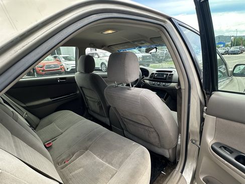 Used 2005 Toyota Camry LE FWD image 8