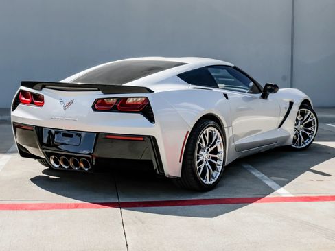 Used 2016 Chevrolet Corvette Stingray Coupe w/ 2LT Preferred Equipment Group RWD image 11