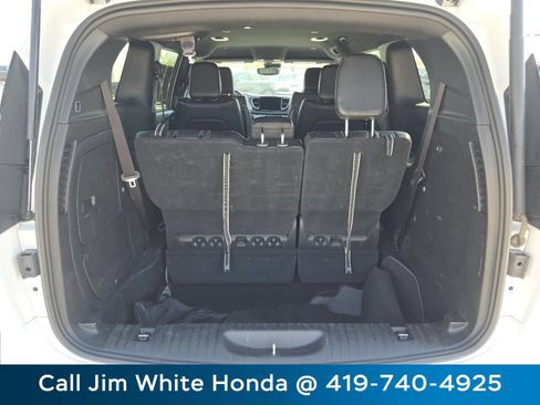 Used 2024 Chrysler Pacifica Limited FWD image 18