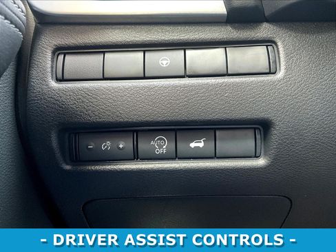 Used 2026 Nissan Rogue SL FWD image 38