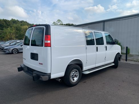 Used 2025 GMC Savana 2500 w/ Driver Convenience Package RWD image 3