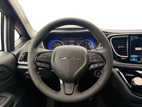 New 2026 Chrysler Pacifica Select w/ S Appearance Package AWD/4WD image 13