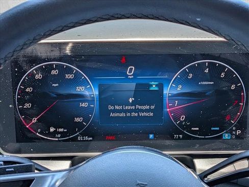 Used 2025 Mercedes-Benz GLC 300 image 11