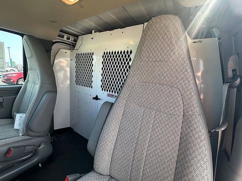 New 2025 GMC Savana 2500 w/ Enhanced Convenience Package image 24