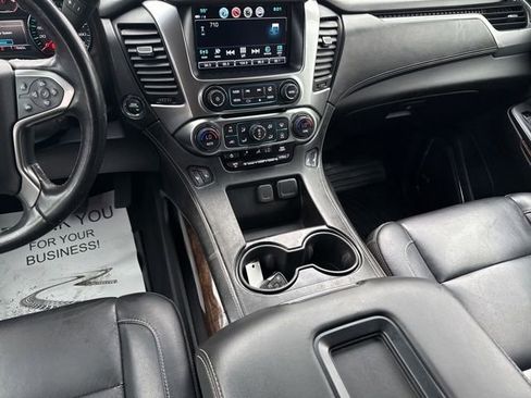 Used 2019 Chevrolet Suburban LT w/ Luxury Package AWD/4WD image 21