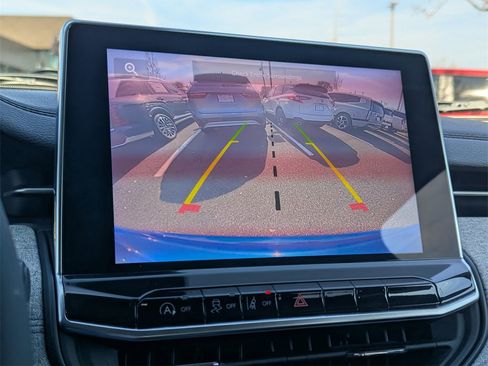 Used 2022 Jeep Compass Latitude image 13