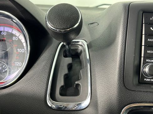 Used 2019 Dodge Grand Caravan SE FWD image 23