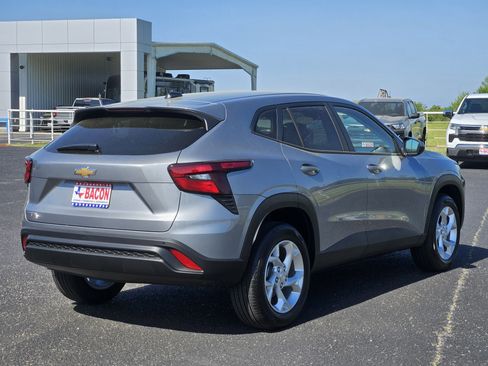 New 2026 Chevrolet Trax LS w/ LS Convenience Package image 3