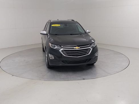 Used 2019 Chevrolet Equinox Premier FWD image 9