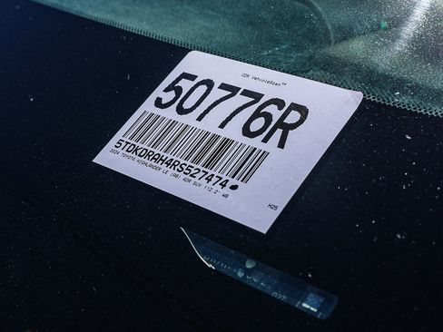 Used 2024 Toyota Highlander LE image 31