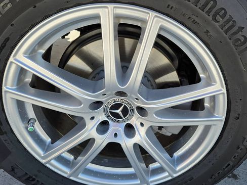 Used 2026 Mercedes-Benz GLC 300 image 10