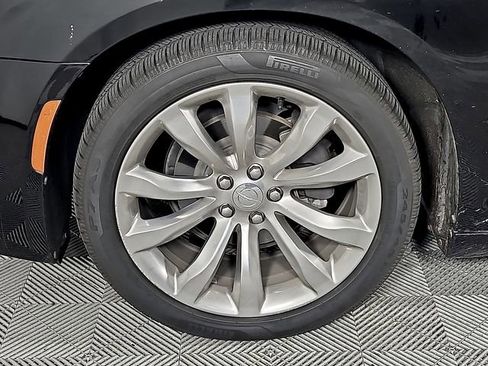 Used 2017 Chrysler 300 Limited w/ Value Package image 8