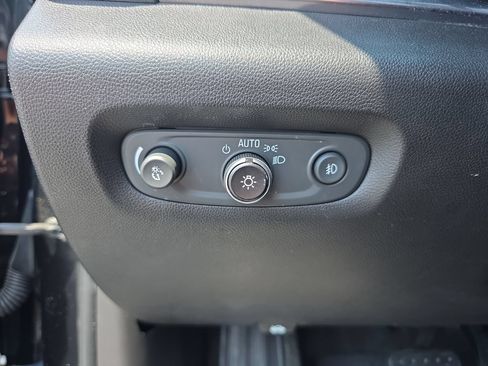 Used 2018 Chevrolet Traverse RS FWD image 20