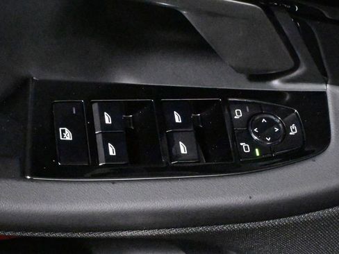 Used 2026 BMW 530i xDrive w/ Premium Package image 31