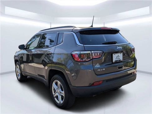 Used 2023 Jeep Compass Latitude w/ Convenience Group AWD/4WD image 5