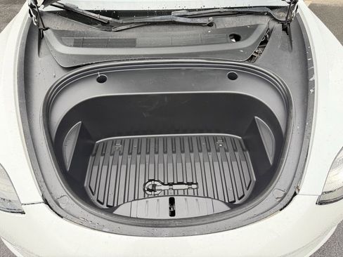 Used 2022 Tesla Model 3 Standard Range image 6