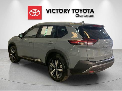 Used 2023 Nissan Rogue SL w/ SL Premium Package AWD/4WD image 3