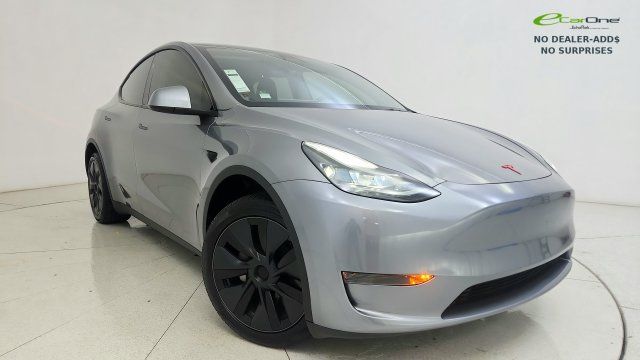 Used 2025 Tesla Model Y Long Range RWD image 70