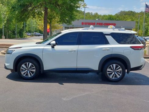 Used 2023 Nissan Pathfinder SL FWD image 10