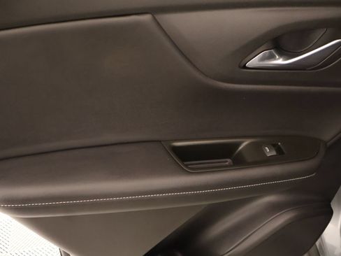 Used 2025 Chevrolet Blazer LT FWD image 16