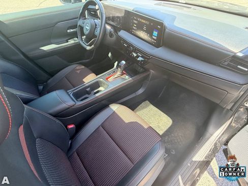 Used 2025 Nissan Kicks SR w/ SR Premium Package FWD image 9