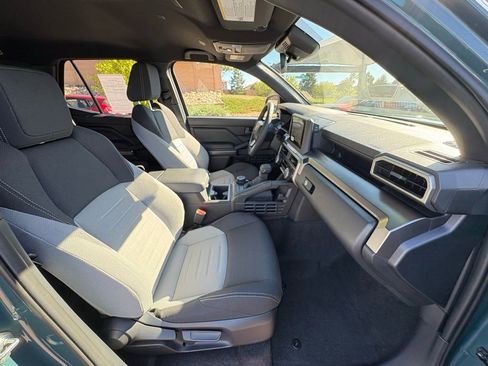 Used 2025 Toyota 4Runner TRD Off-Road image 36