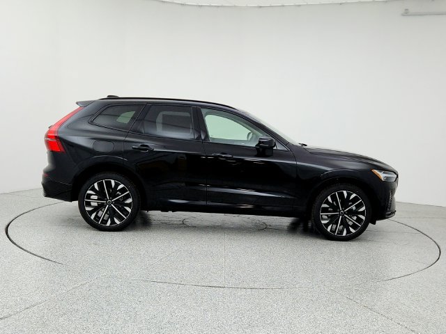 New 2026 Volvo XC60 B5 Ultra w/ Protection Package Premier AWD/4WD image 4