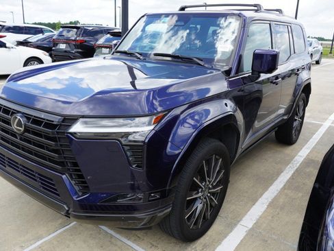 Used 2024 Lexus GX 550 w/ Accessory Package (Z1) AWD/4WD image 4