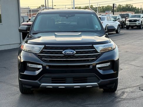 Used 2023 Ford Explorer XLT w/ Equipment Group 202A AWD/4WD image 9
