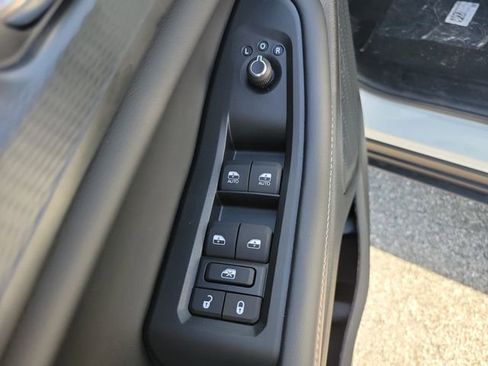 New 2025 Jeep Grand Cherokee Altitude image 14