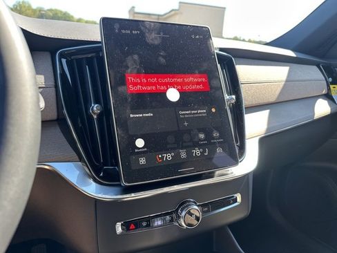 New 2026 Volvo XC90 B6 Plus w/ Protection Package Premier image 15