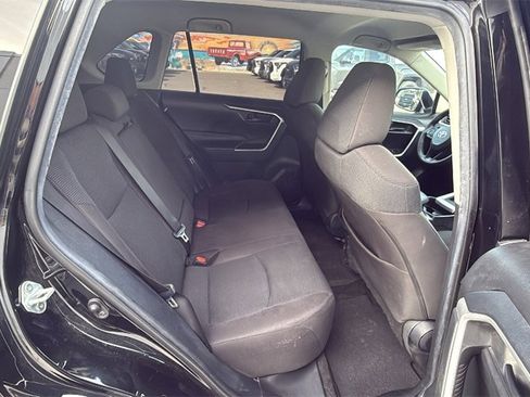 Used 2021 Toyota RAV4 LE image 25