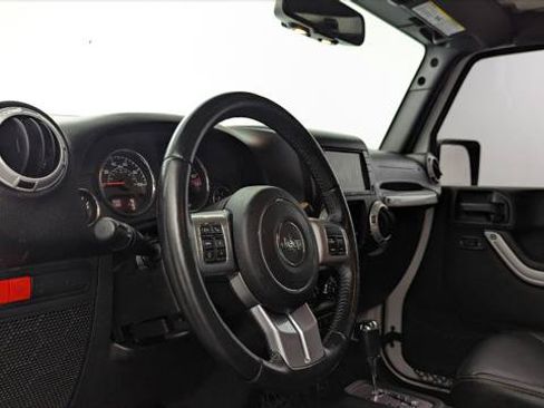 Used 2016 Jeep Wrangler Unlimited Rubicon AWD/4WD image 23