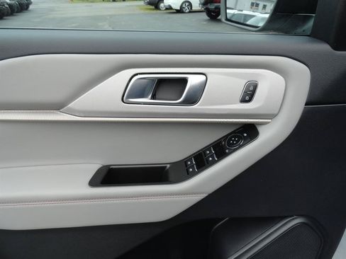 New 2026 Ford Explorer Active w/ Active Comfort Package AWD/4WD image 10