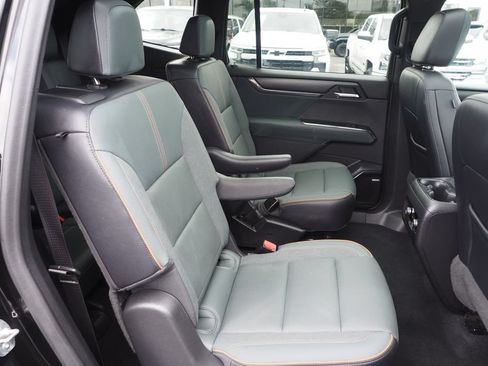 Used 2024 GMC Acadia AT4 w/ Luxury Package AWD/4WD image 20
