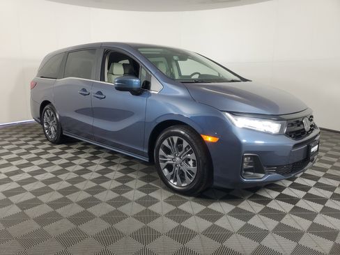 New 2026 Honda Odyssey Touring image 2