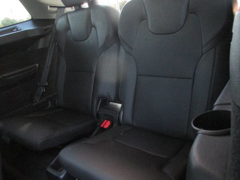 Used 2016 Volvo XC90 T6 Momentum w/ Protection Package Plus image 21