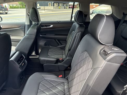 Used 2024 Volkswagen Atlas SEL Premium R-Line AWD/4WD image 13