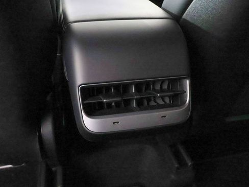 Used 2023 Tesla Model Y AWD image 35