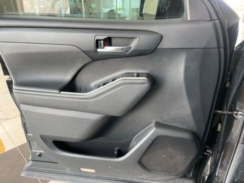 Used 2023 Toyota Highlander XSE image 9