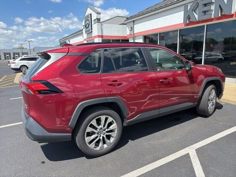 Used 2022 Toyota RAV4 XLE Premium AWD/4WD image 13