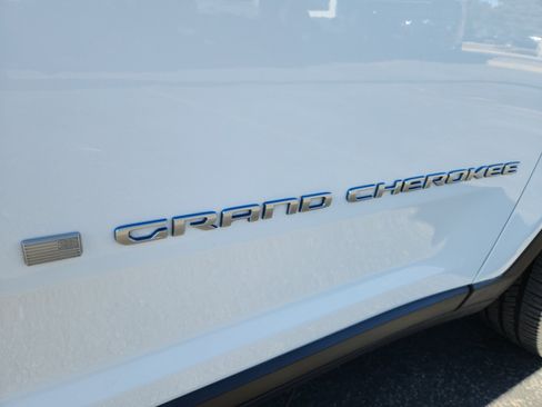 Used 2024 Jeep Grand Cherokee Limited 4xe w/ Luxury Tech Group II image 24