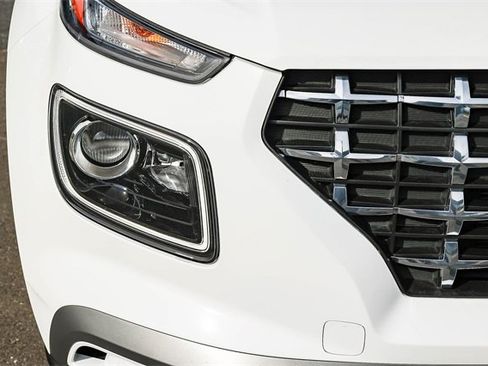 Certified 2023 Hyundai Venue Limited image 10