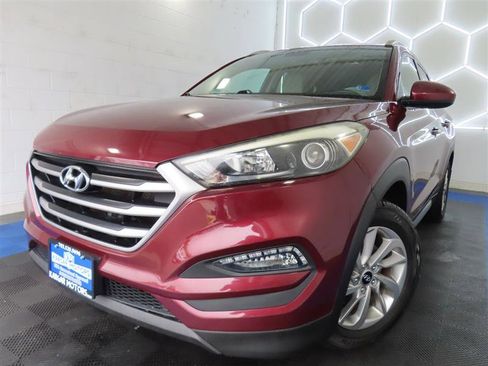 Used 2017 Hyundai Tucson SE AWD/4WD image 1