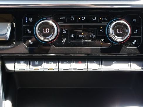 New 2026 GMC Sierra 2500 Denali w/ Denali Reserve Package AWD/4WD image 14