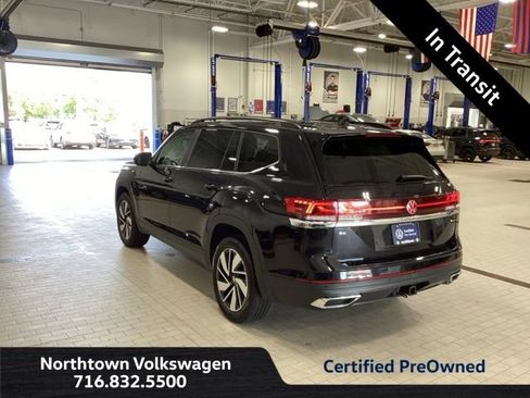 Used 2025 Volkswagen Atlas SE AWD/4WD image 3