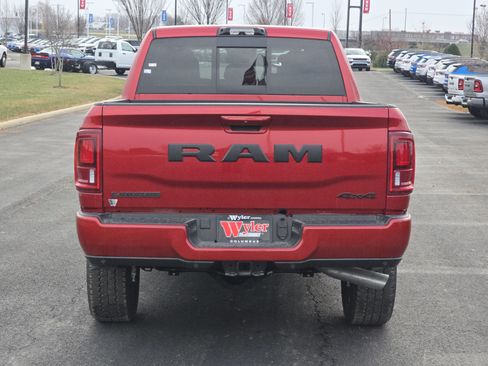 New 2026 RAM 2500 Laramie AWD/4WD image 18